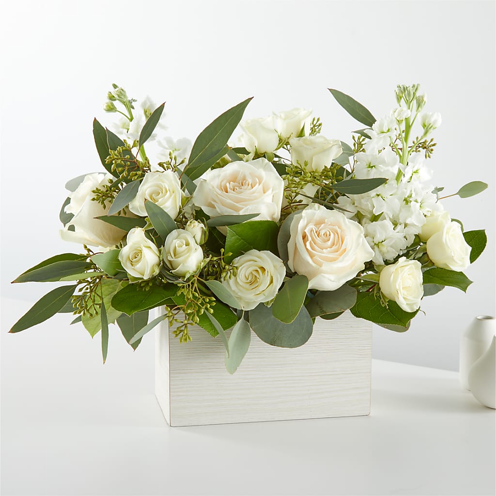 Fresh Linen Box Bouquet – Fleuristerie Marie-chantal, Shawinigan PQ