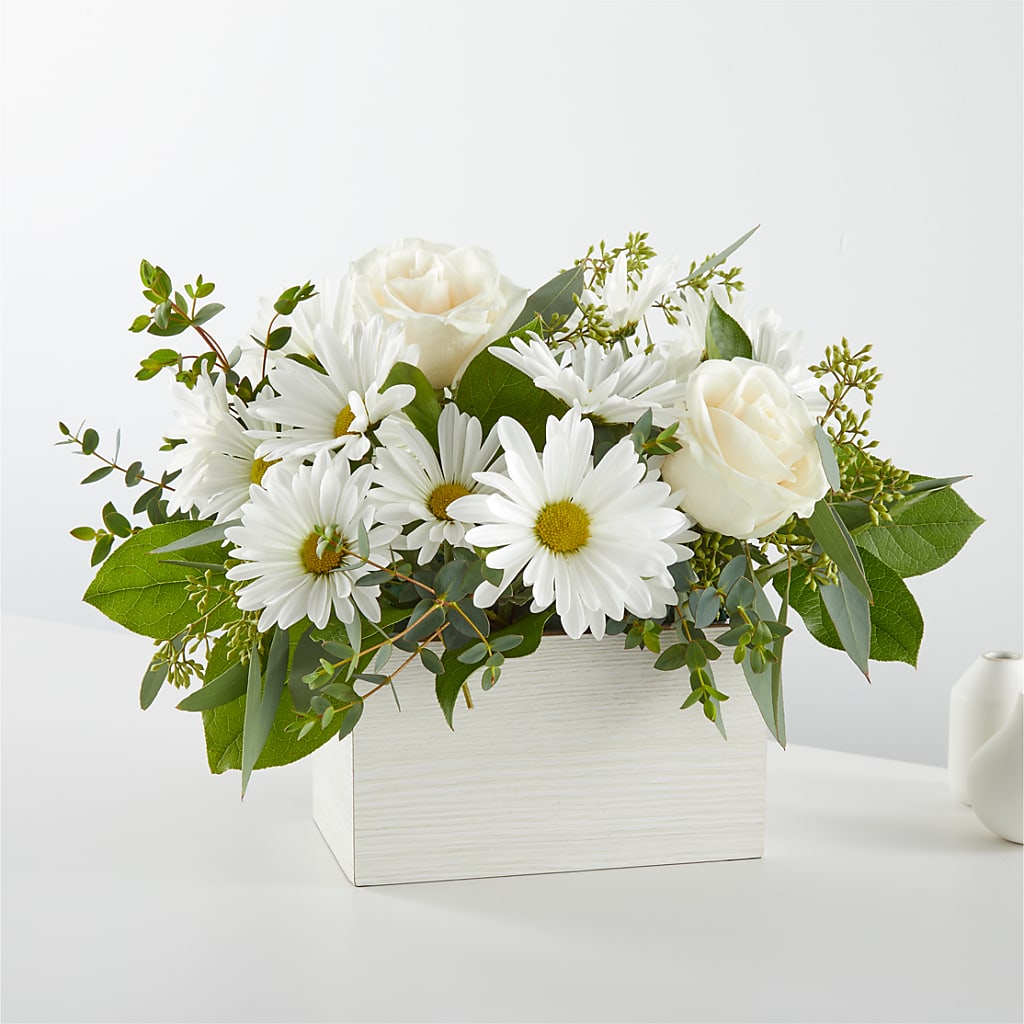 Fresh Linen Box Bouquet – Fleuristerie Marie-chantal, Shawinigan PQ