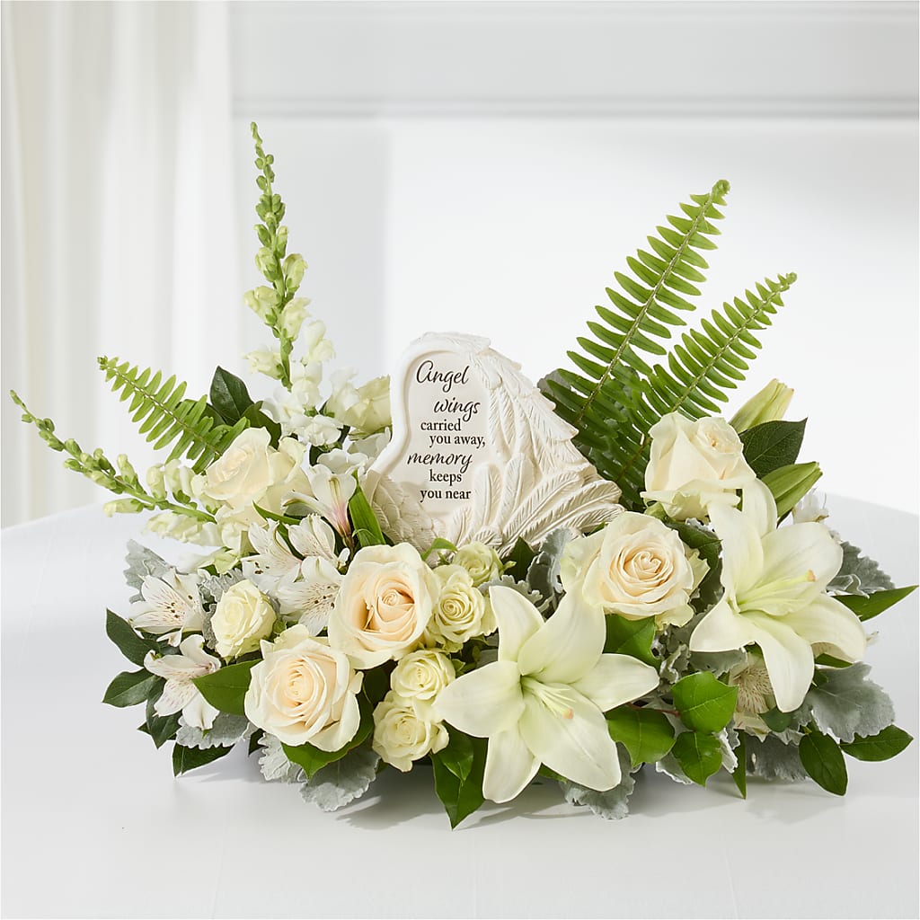 Holding You Close Arrangement – Fleuristerie Marie-chantal, Shawinigan PQ