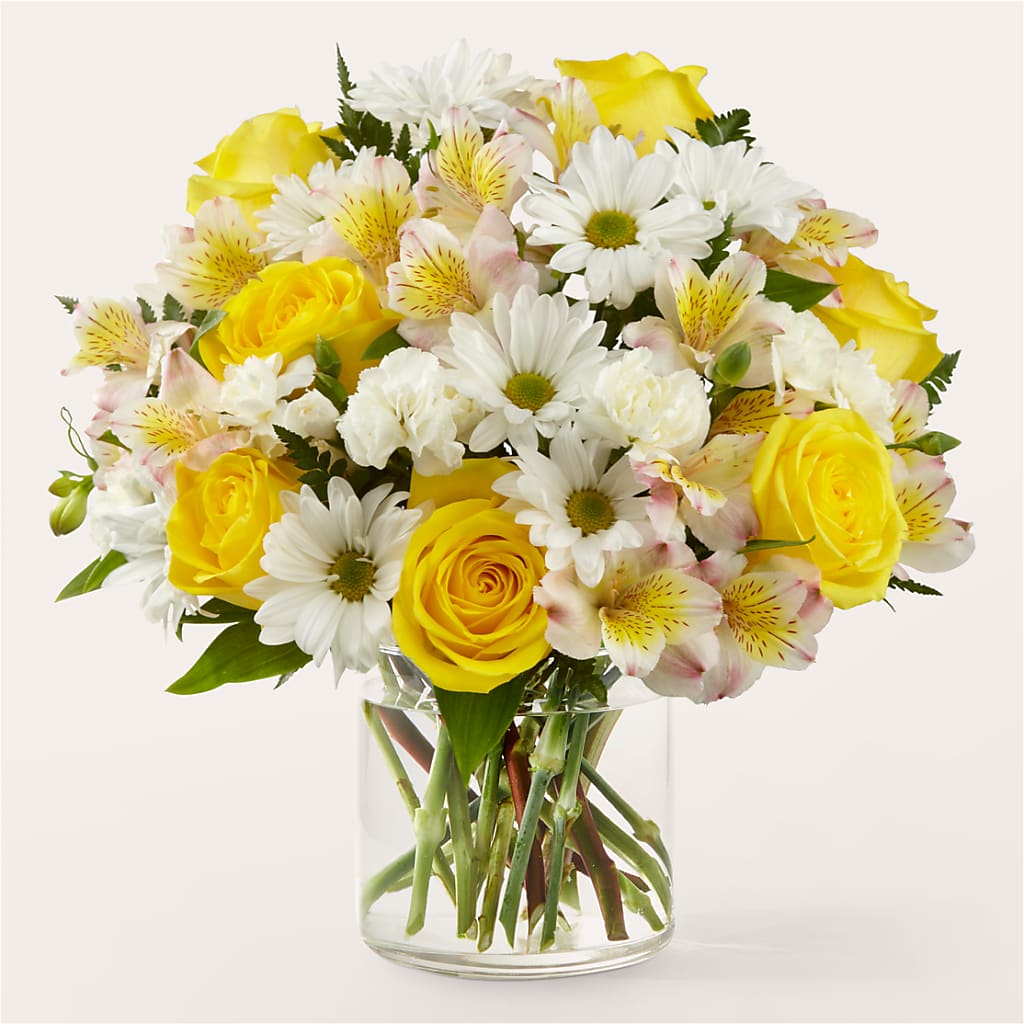 Gleeful Bouquet – Fleuristerie Marie-chantal, Shawinigan PQ
