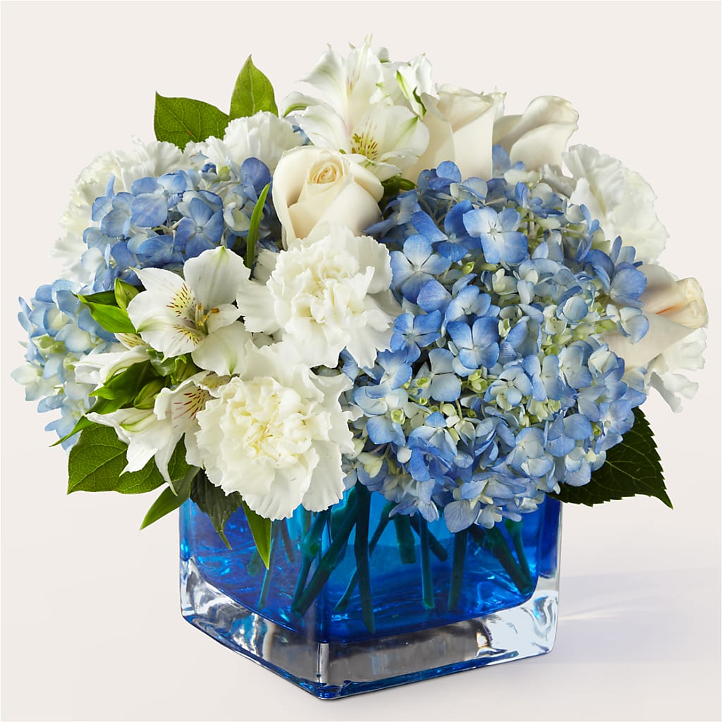 Soothing Waters Bouquet – Fleuristerie Marie-chantal, Shawinigan PQ