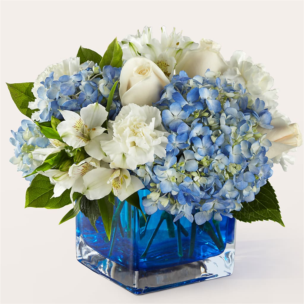 Soothing Waters Bouquet – Fleuristerie Marie-chantal, Shawinigan PQ