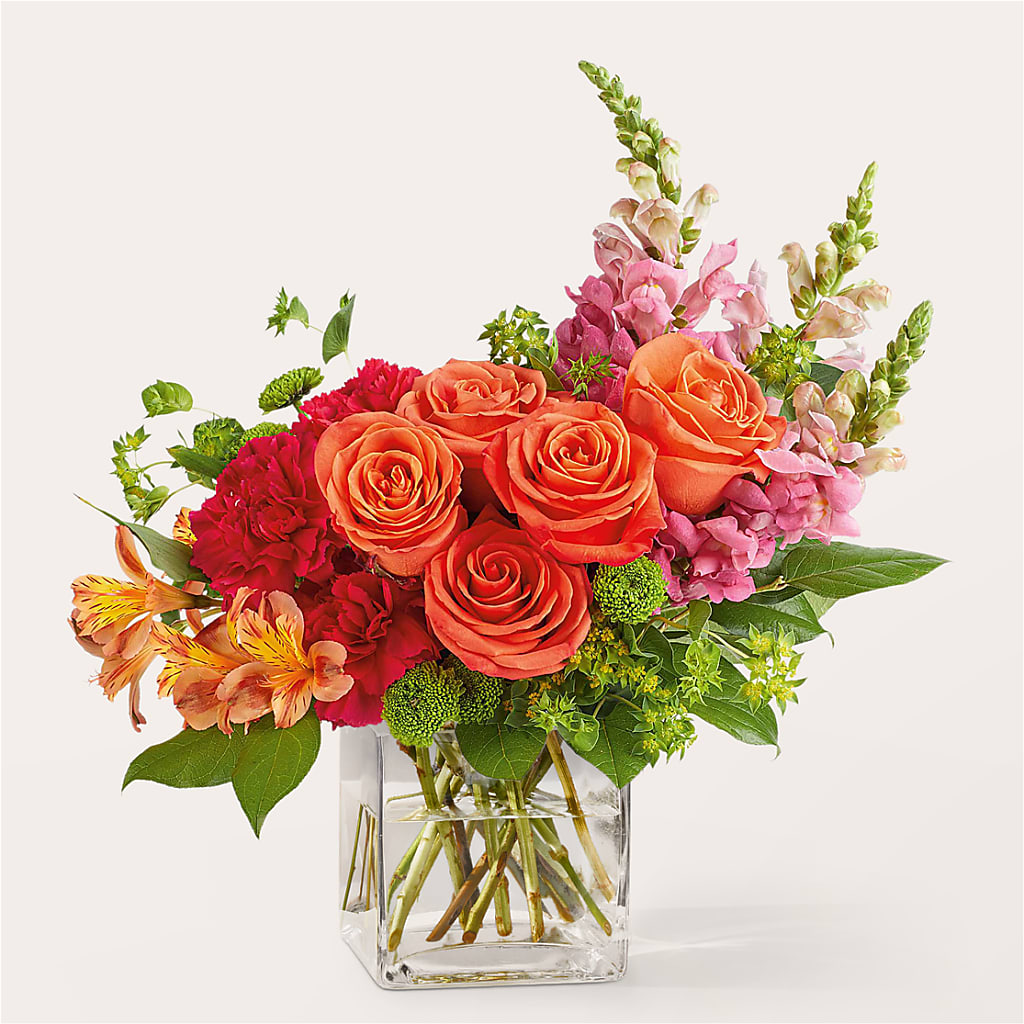Cosmopolitan Bouquet – Fleuristerie Marie-chantal, Shawinigan PQ