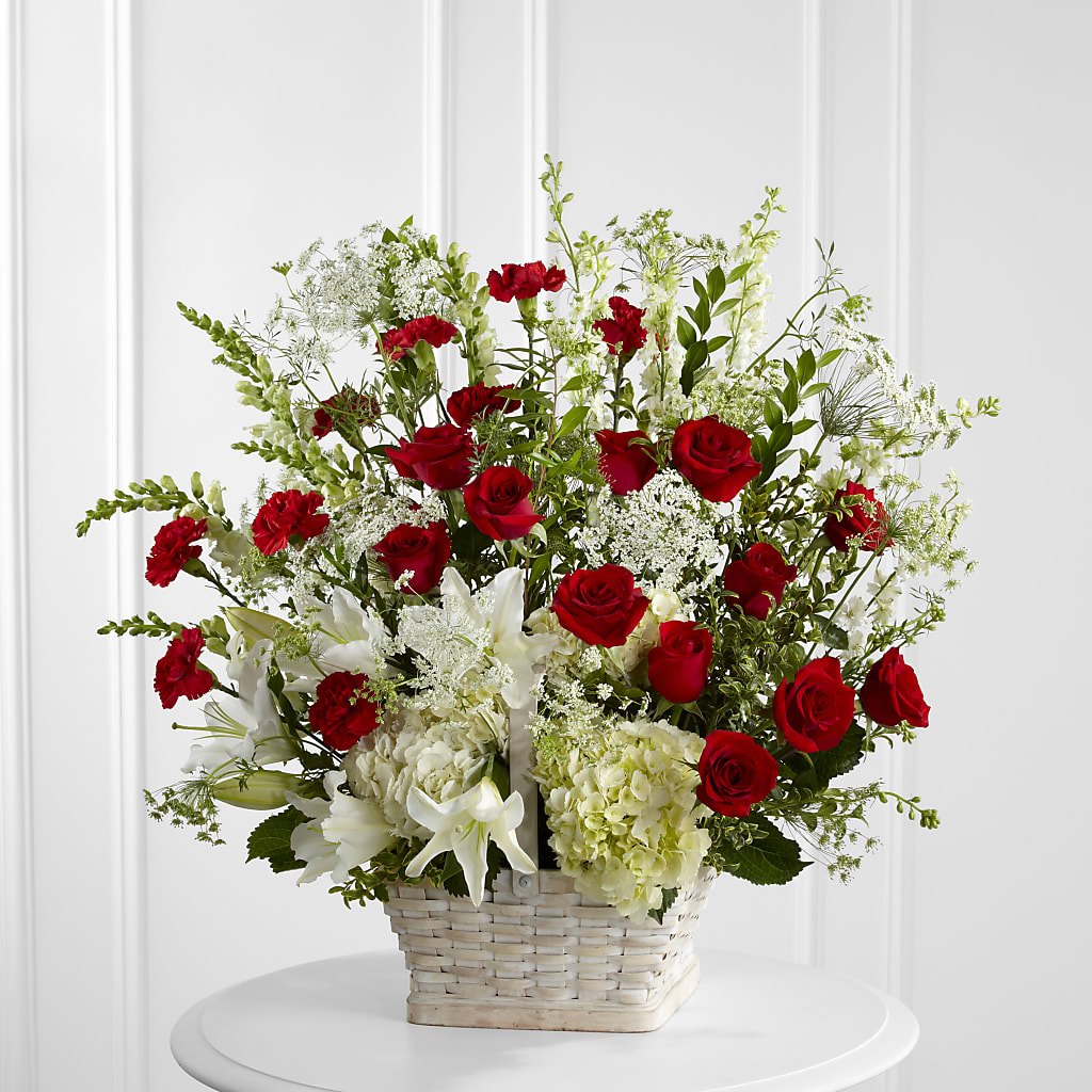 In Loving Memory Arrangement – Fleuristerie Marie-chantal, Shawinigan PQ
