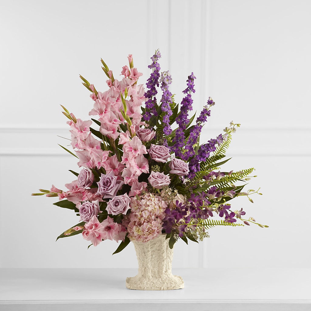 Flowing Garden Arrangement – Fleuristerie Marie-chantal, Shawinigan PQ