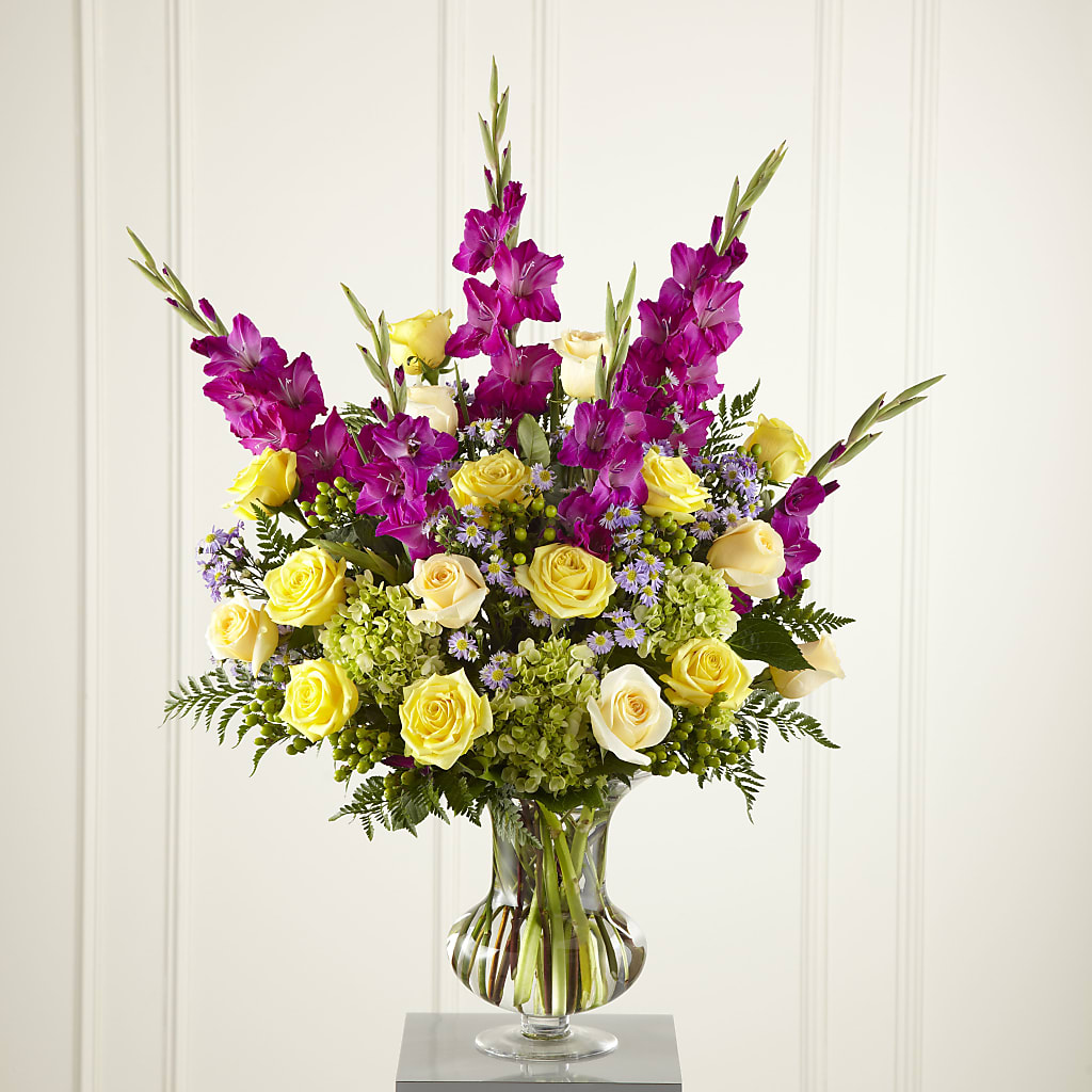Loveliness Arrangement – Fleuristerie Marie-chantal, Shawinigan PQ