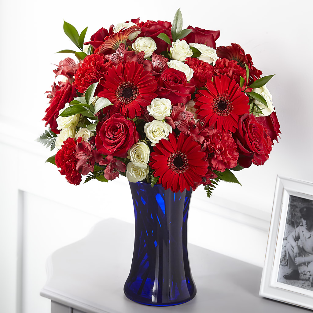 Hearts Embrace Bouquet – Fleuristerie Marie-chantal, Shawinigan PQ