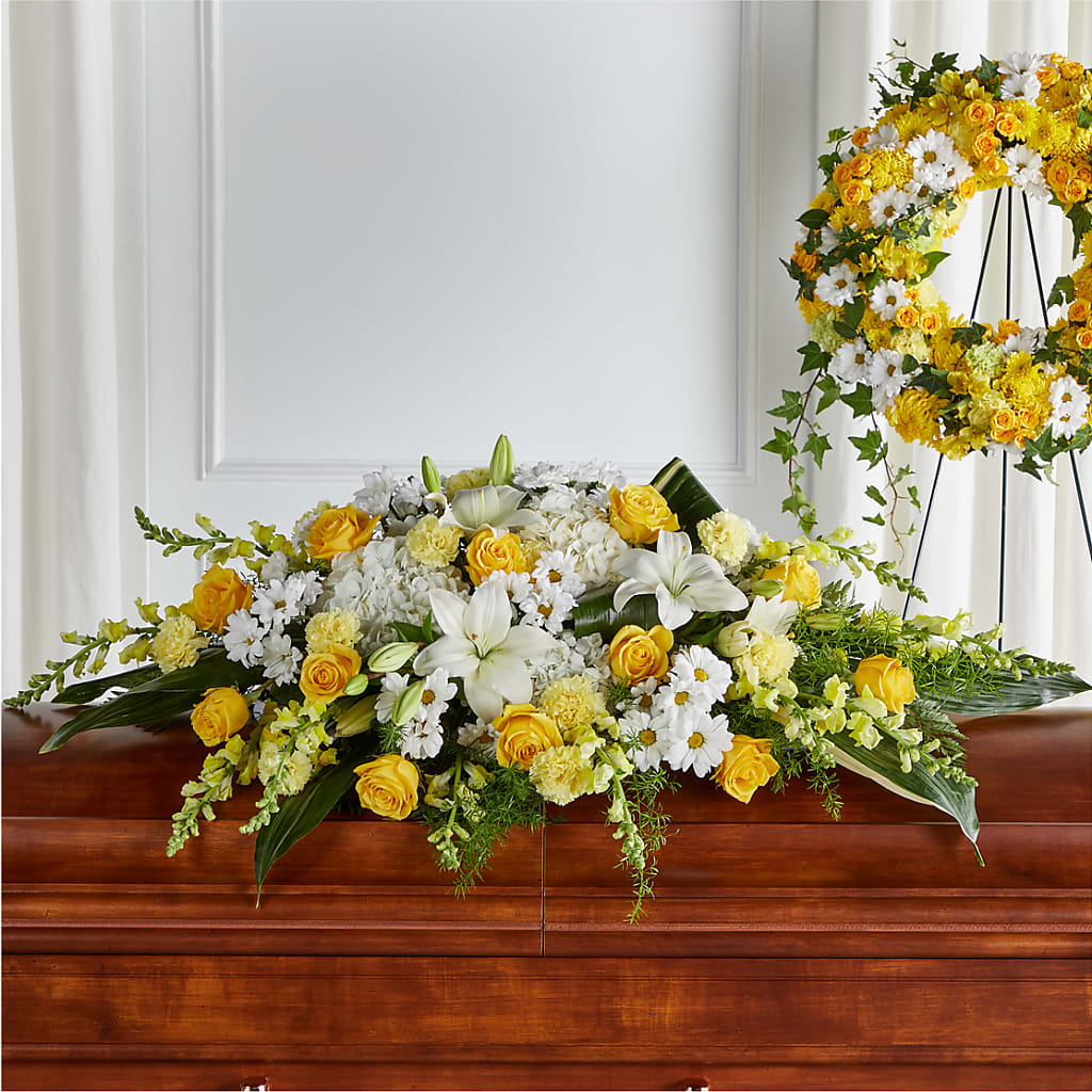 Golden Harmony Casket Spray – Fleuristerie Marie-chantal, Shawinigan PQ