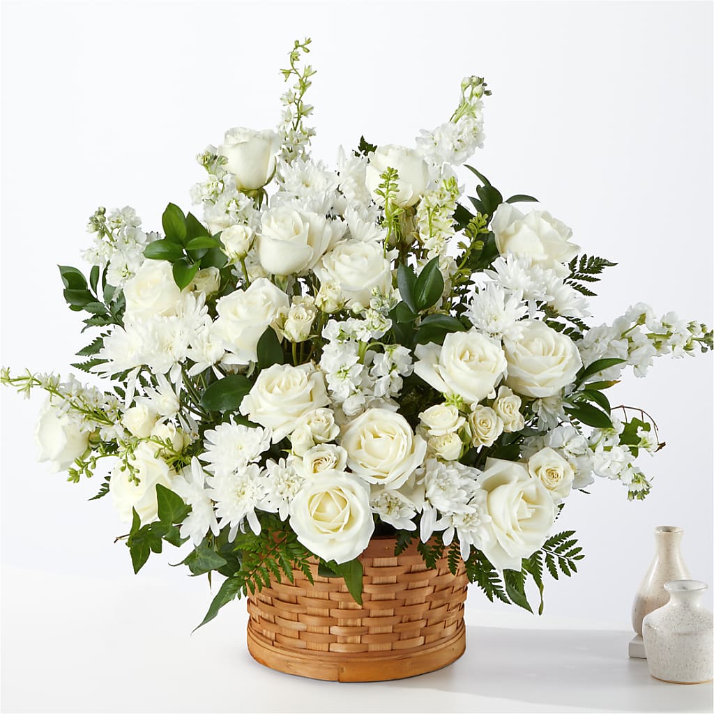 Heartfelt Condolences Arrangement – Fleuristerie Marie-chantal, Shawinigan PQ