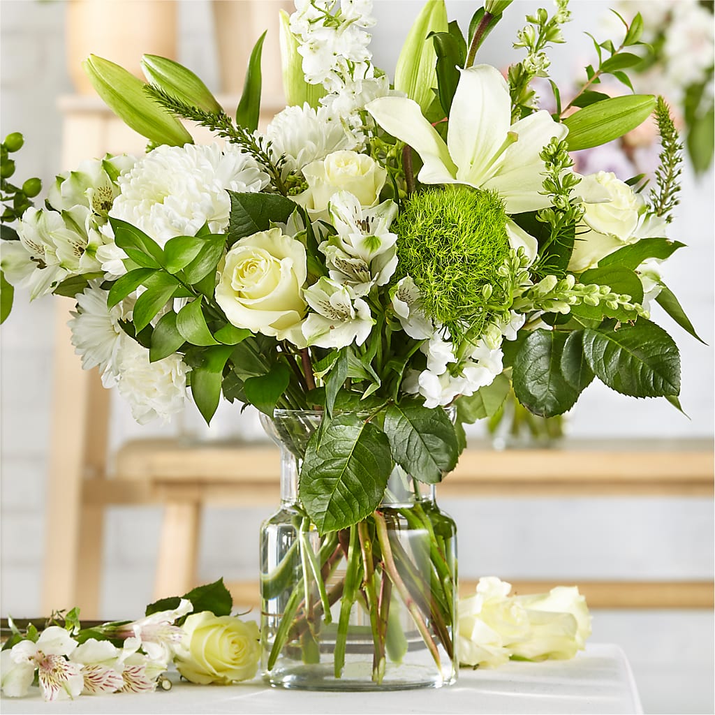 Classic Ivory – A Florist Original – Fleuristerie Marie-chantal, Shawinigan PQ