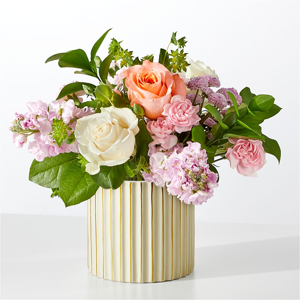 French Market Bouquet with Ivory Vase – Fleuristerie Marie-chantal, Shawinigan PQ