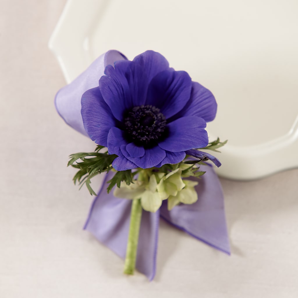 Purple Passion Boutonniere – Fleuristerie Marie-chantal, Shawinigan PQ