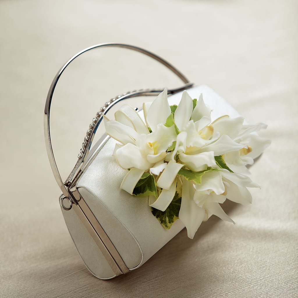 White Purse Decor – Fleuristerie Marie-chantal, Shawinigan PQ