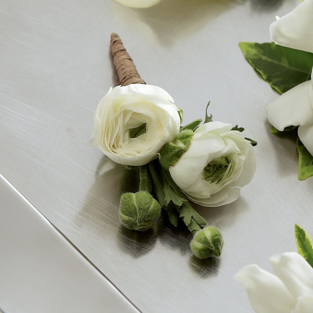 White Ranunculus Boutonniere – Fleuristerie Marie-chantal, Shawinigan PQ