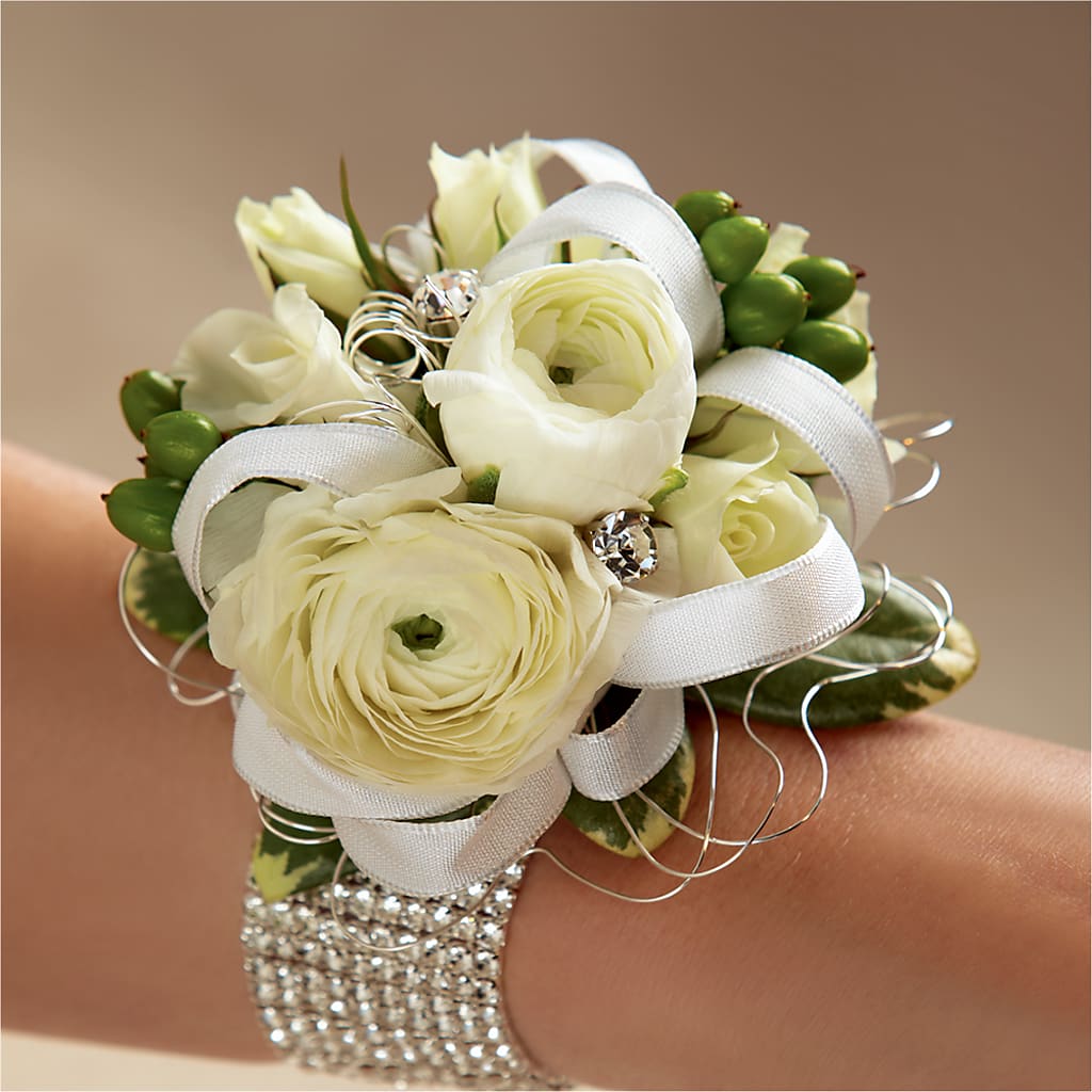 White Wedding Corsage – Fleuristerie Marie-chantal, Shawinigan PQ