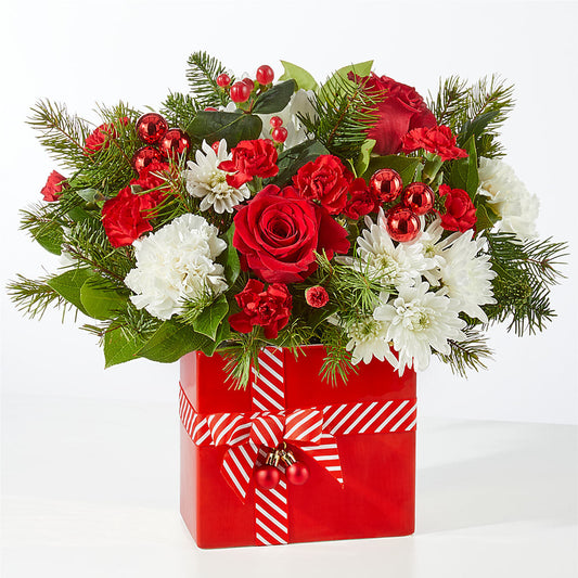 Presents Under the Tree Bouquet –  Fleuristerie Marie-chantal, Shawinigan PQ