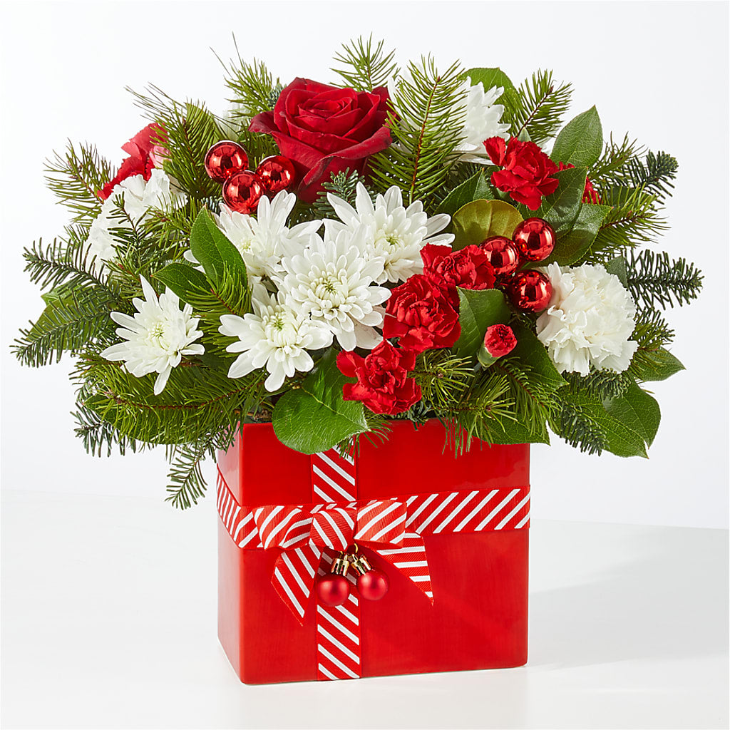 Presents Under the Tree Bouquet –  Fleuristerie Marie-chantal, Shawinigan PQ