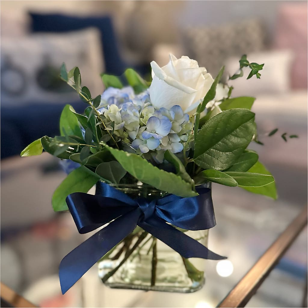 Sky Blue Delight Bouquet –  Fleuristerie Marie-chantal, Shawinigan PQ