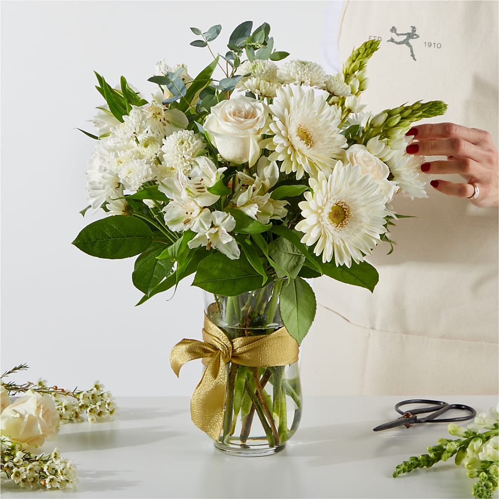 New Beginnings – A Florist Original –  Fleuristerie Marie-chantal, Shawinigan PQ