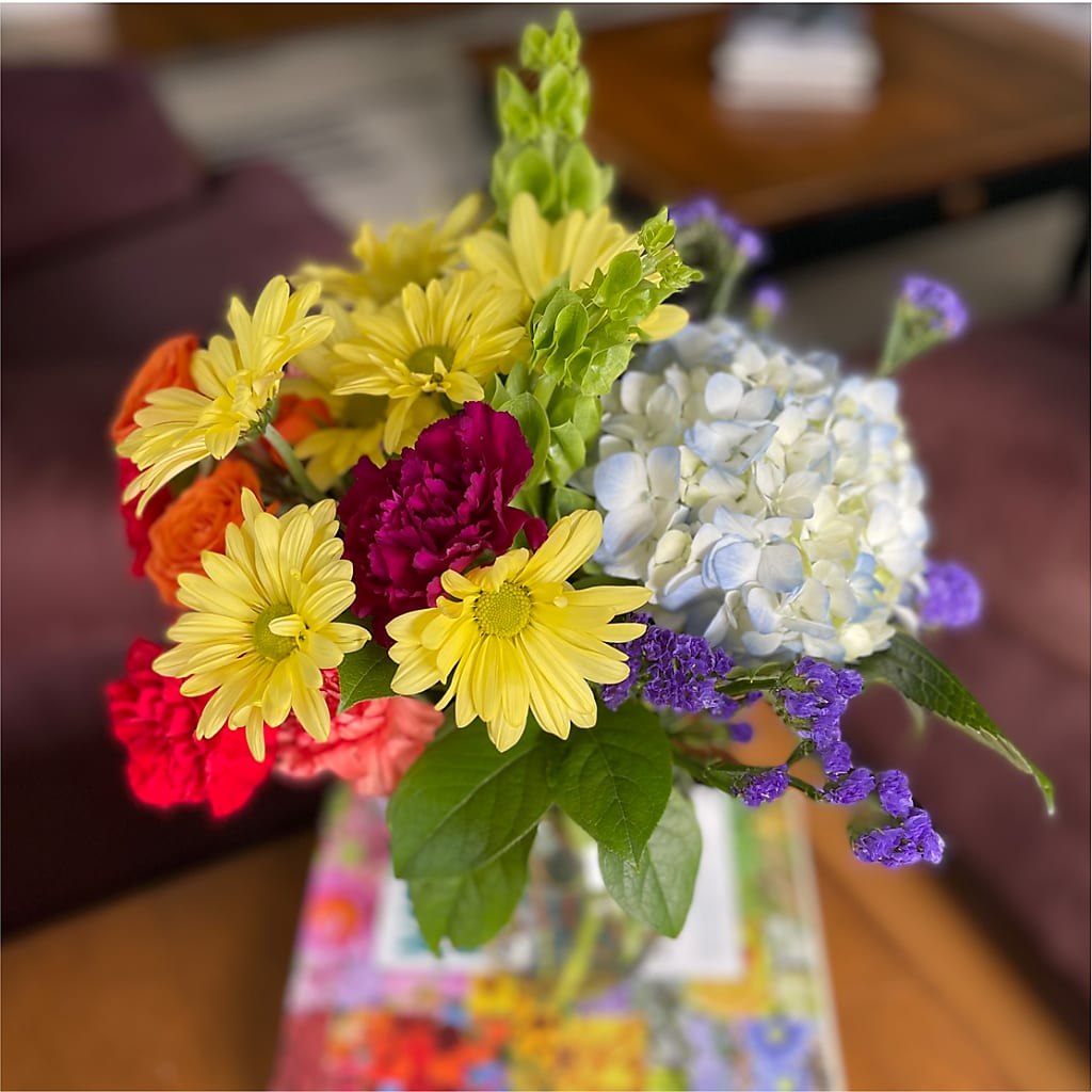 Summer Spectra - A Florist Original –  Fleuristerie Marie-chantal, Shawinigan PQ