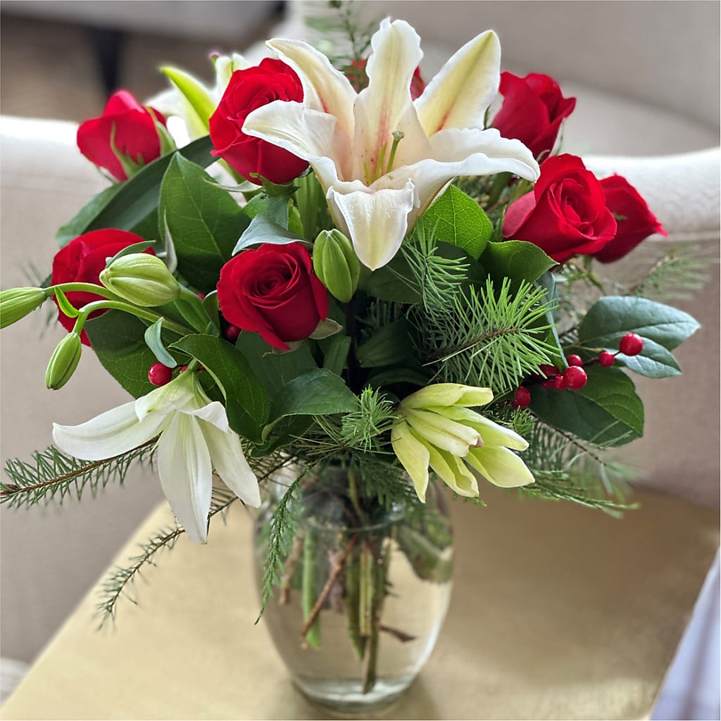 Sparkling Snowflakes Bouquet –  Fleuristerie Marie-chantal, Shawinigan PQ