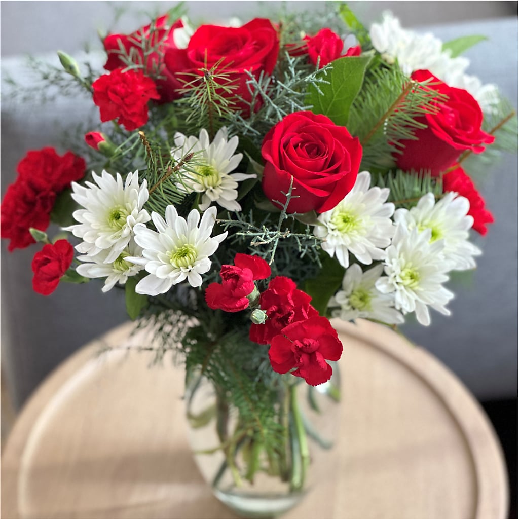 Seasonal Magic Bouquet –  Fleuristerie Marie-chantal, Shawinigan PQ