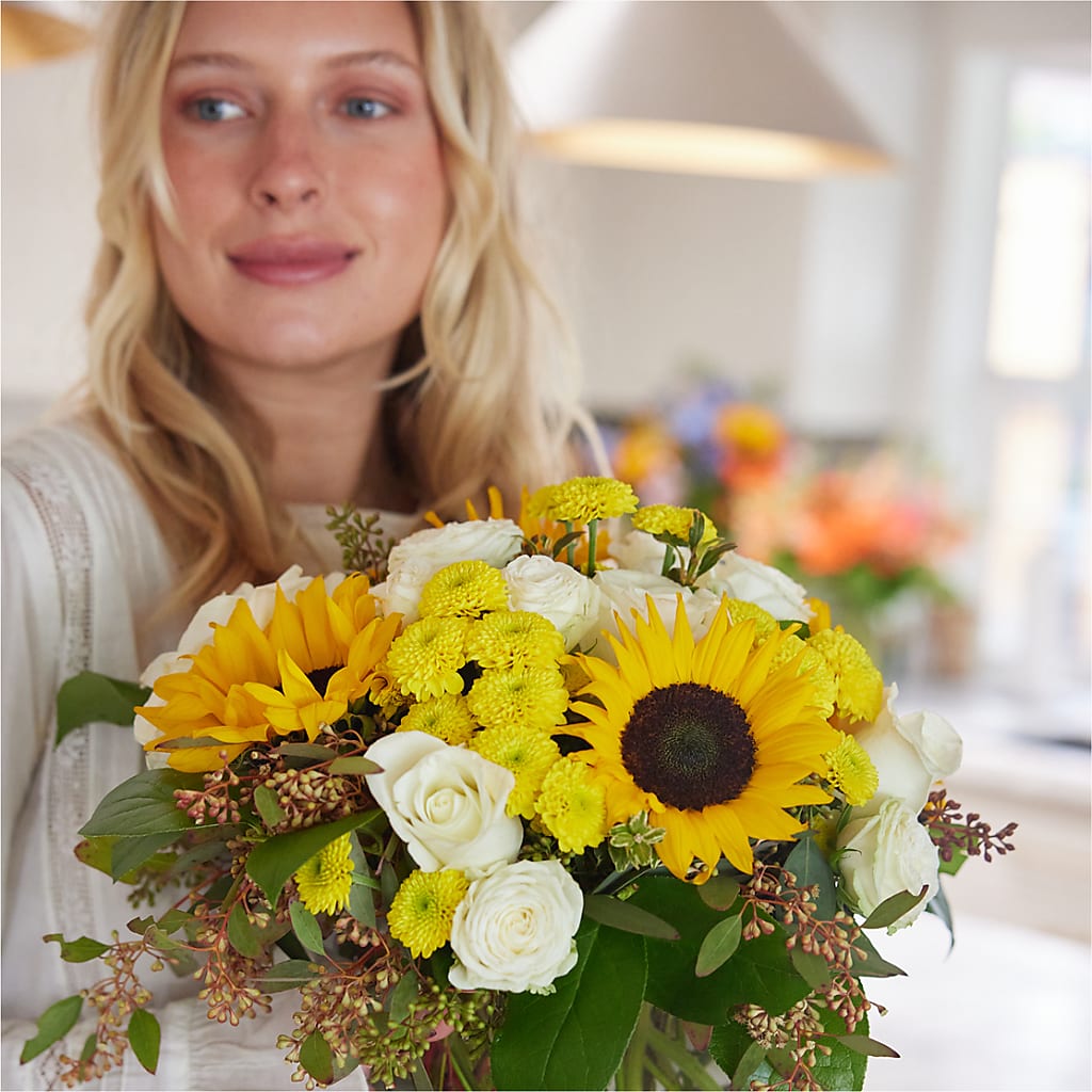 Luminous Morning Bouquet –  Fleuristerie Marie-chantal, Shawinigan PQ