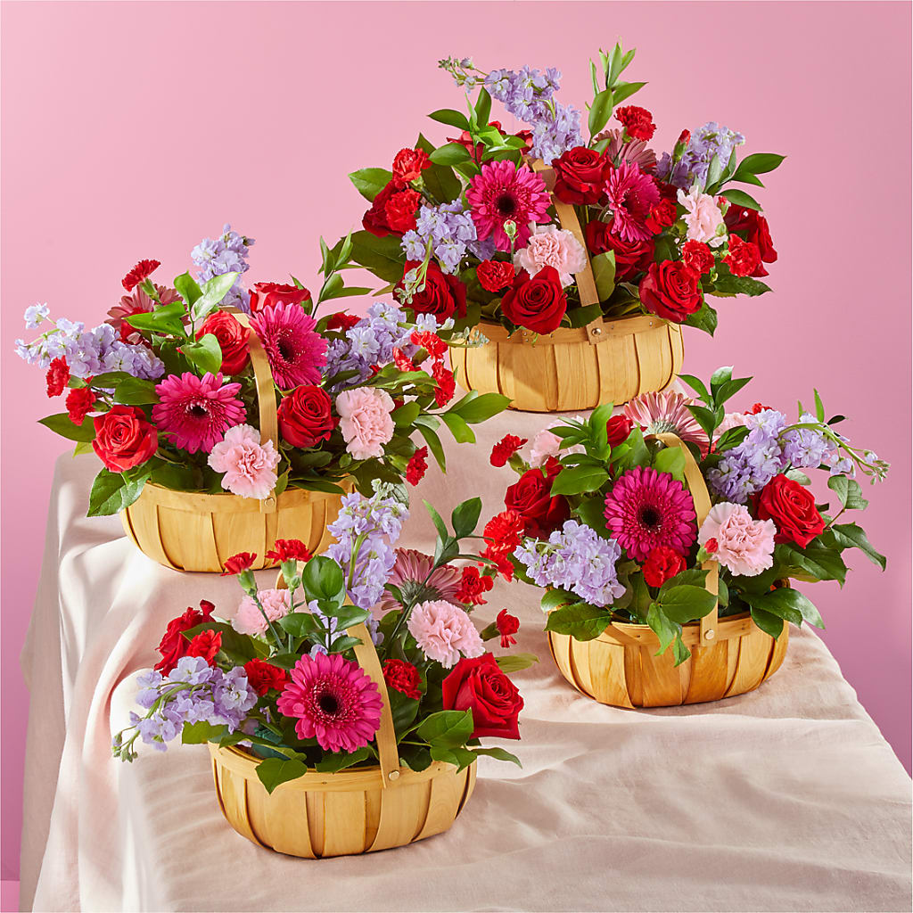 Pink Picnic Basket –  Fleuristerie Marie-chantal, Shawinigan PQ