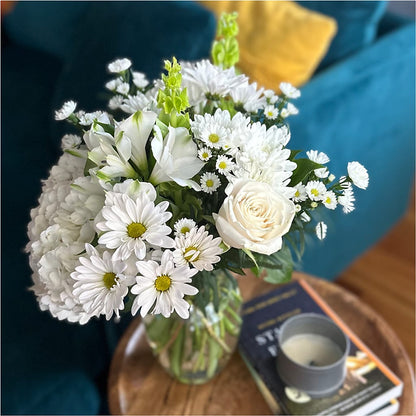Classic Ivory – A Florist Original –  Fleuristerie Marie-chantal, Shawinigan PQ