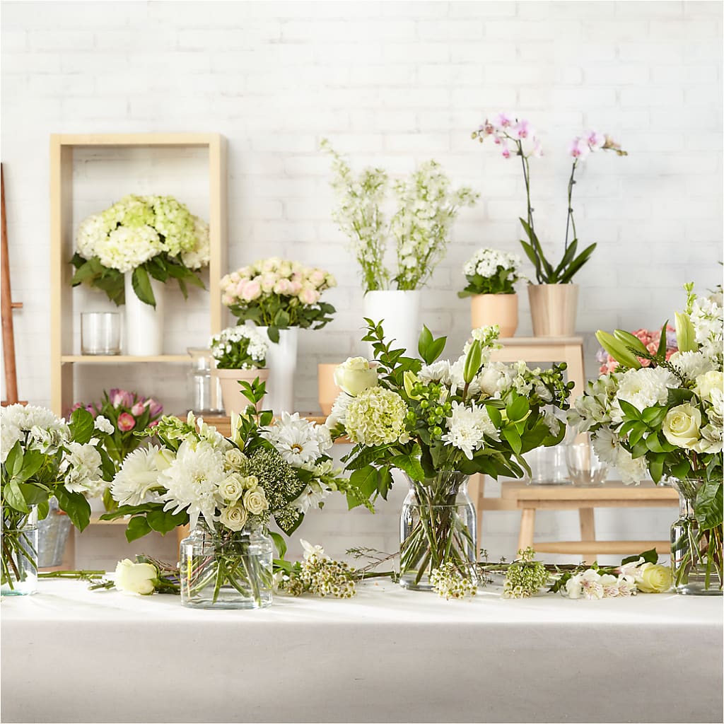 Classic Ivory – A Florist Original –  Fleuristerie Marie-chantal, Shawinigan PQ