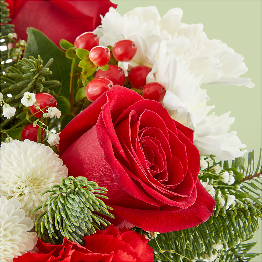 Chance of Flurries Bouquet –  Fleuristerie Marie-chantal, Shawinigan PQ