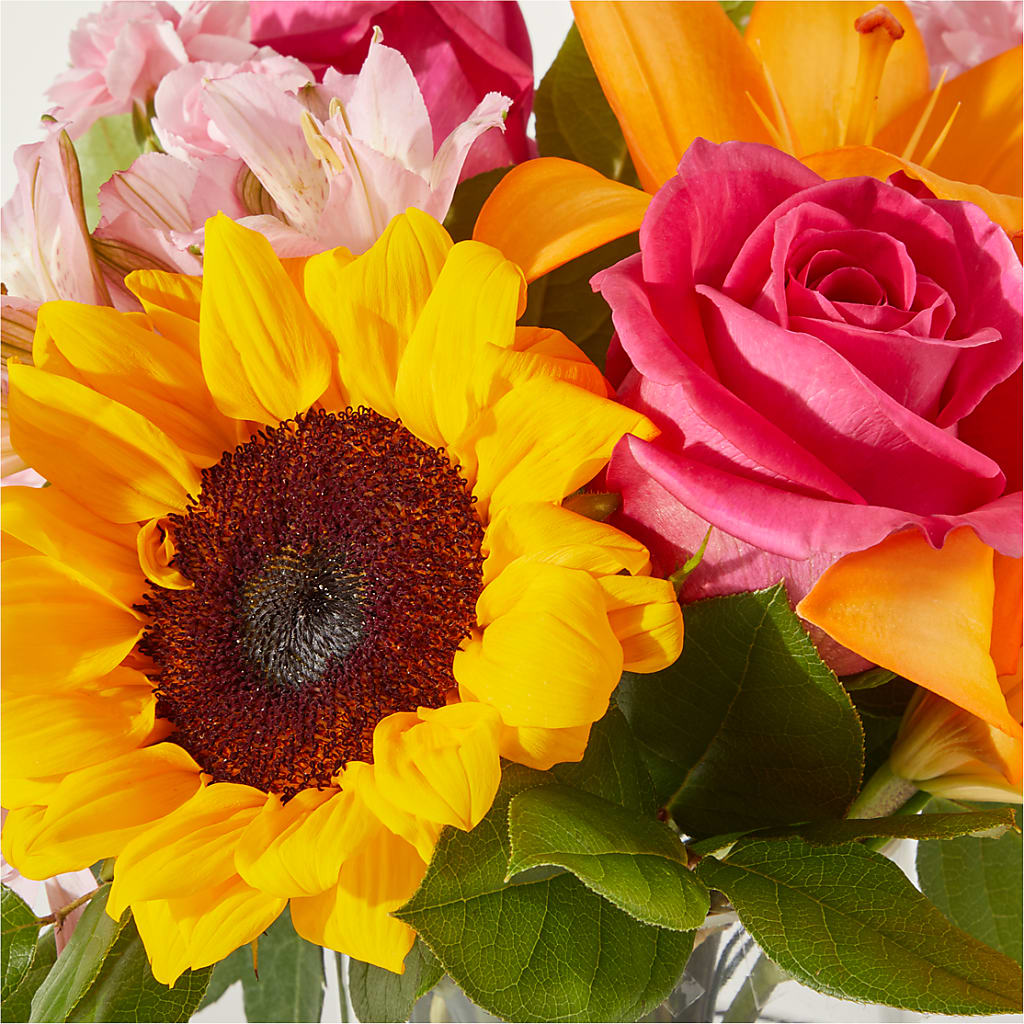 In Full Swing Bouquet –  Fleuristerie Marie-chantal, Shawinigan PQ