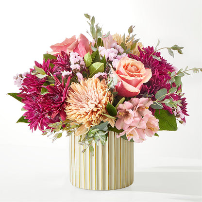 Berry Cobbler Bouquet with Ivory Vase –  Fleuristerie Marie-chantal, Shawinigan PQ