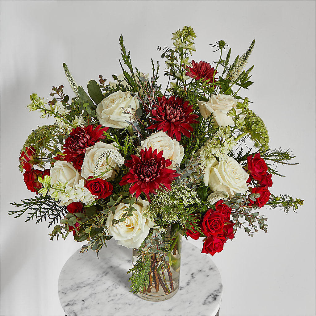Favorite Traditions Bouquet –  Fleuristerie Marie-chantal, Shawinigan PQ