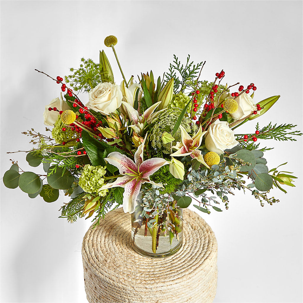 Berry & Bright Bouquet –  Fleuristerie Marie-chantal, Shawinigan PQ
