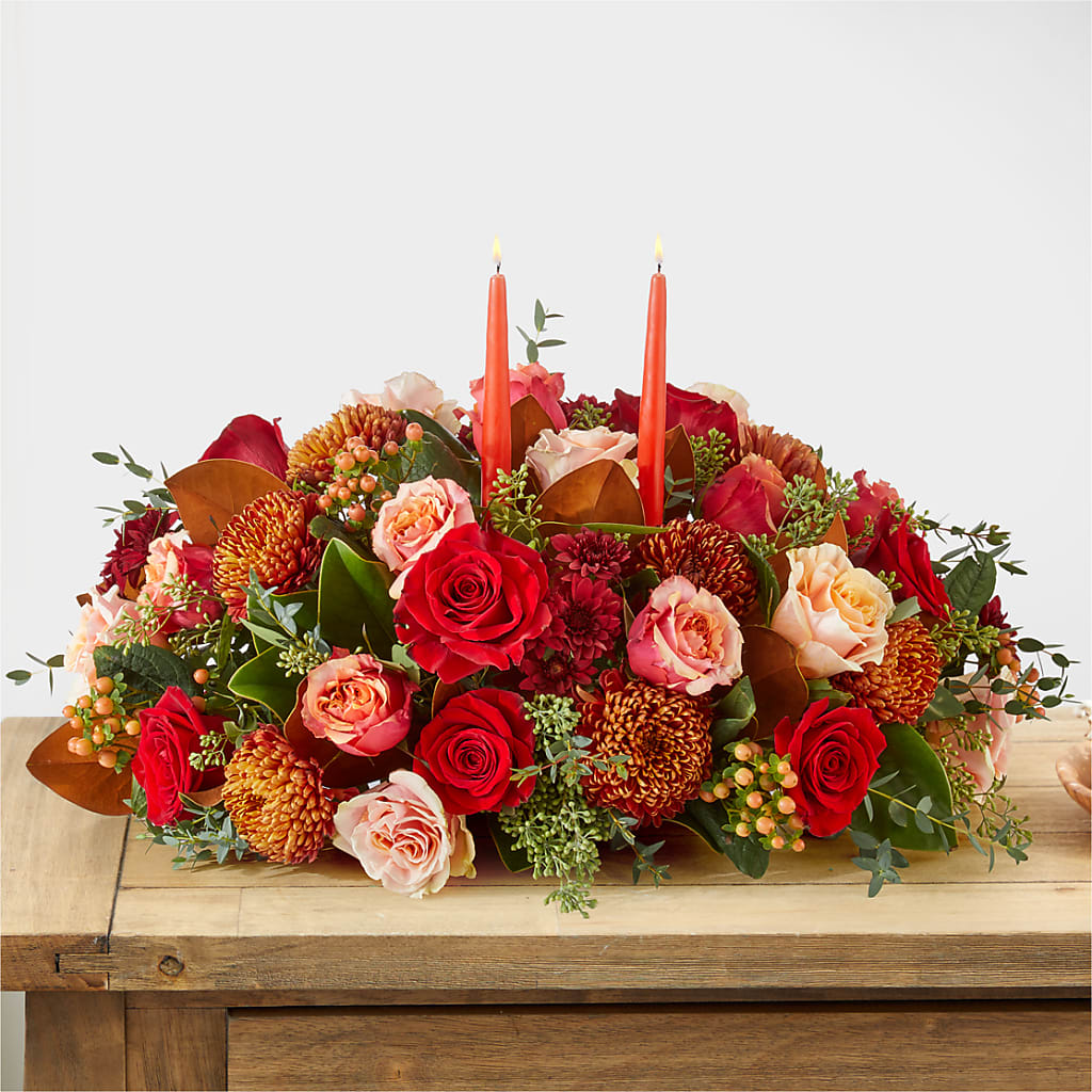 Gather Near Centerpiece –  Fleuristerie Marie-chantal, Shawinigan PQ